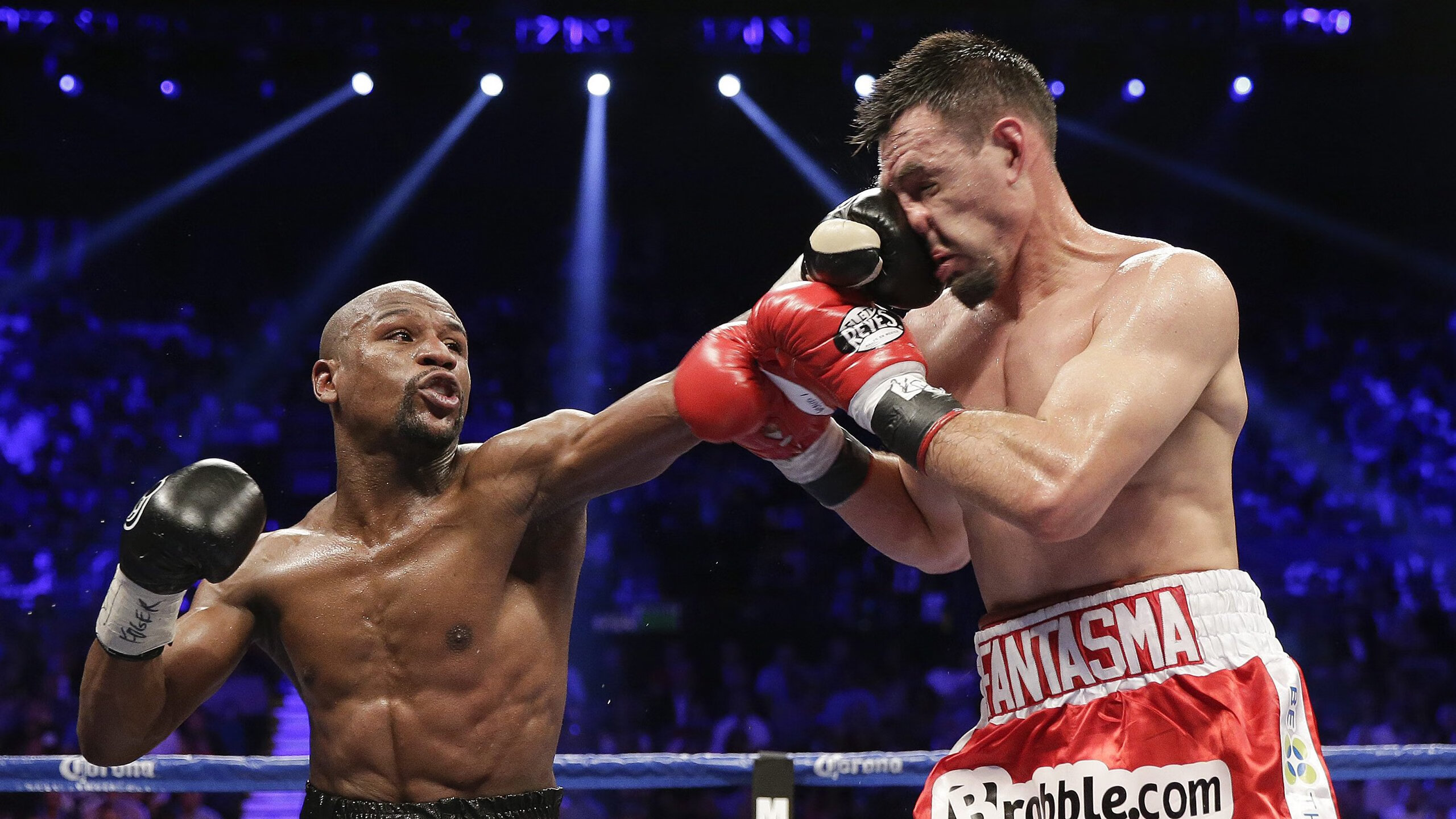 爱游戏体育娱乐-“亚戈·卡尔曼的防守与进攻双重威胁，助美洲狮队稳步前进”